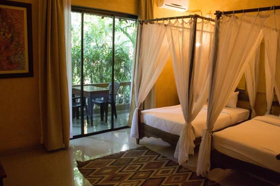 Devarya Wellness Beach Resort Morjim Ngoại thất bức ảnh
