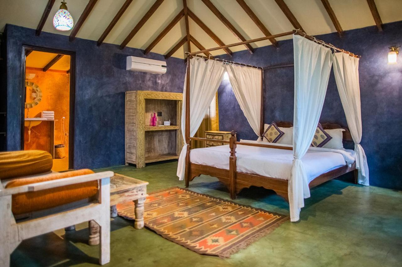 Devarya Wellness Beach Resort Morjim Ngoại thất bức ảnh