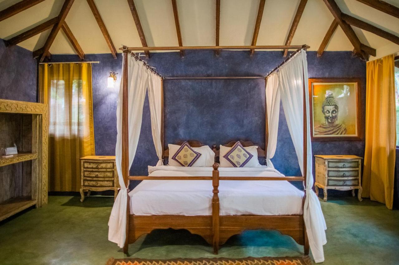 Devarya Wellness Beach Resort Morjim Ngoại thất bức ảnh