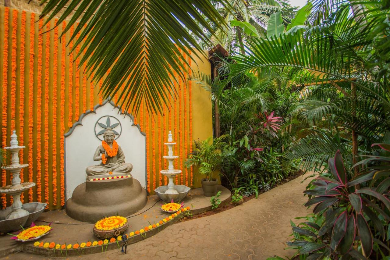 Devarya Wellness Beach Resort Morjim Ngoại thất bức ảnh