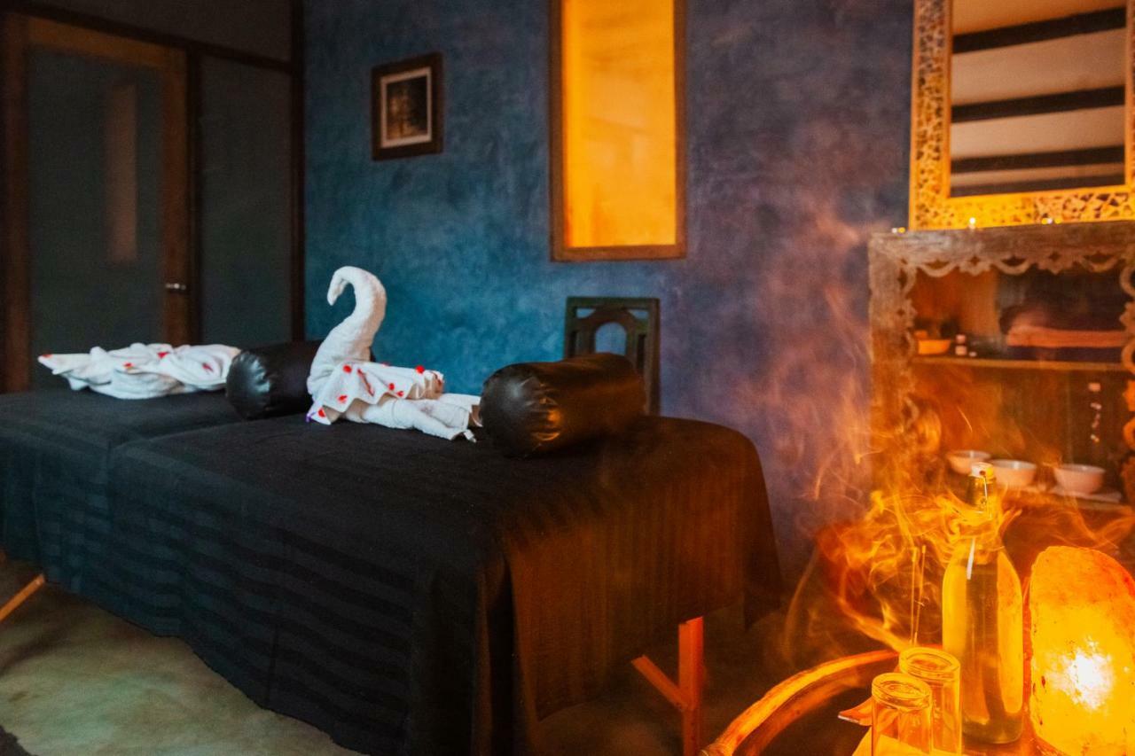 Devarya Wellness Beach Resort Morjim Ngoại thất bức ảnh