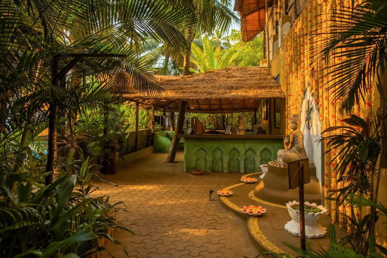 Devarya Wellness Beach Resort Morjim Ngoại thất bức ảnh