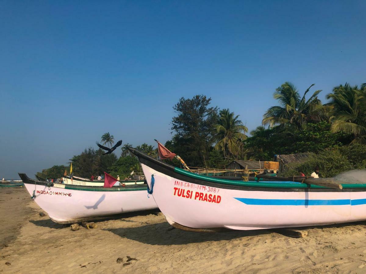 Devarya Wellness Beach Resort Morjim Ngoại thất bức ảnh