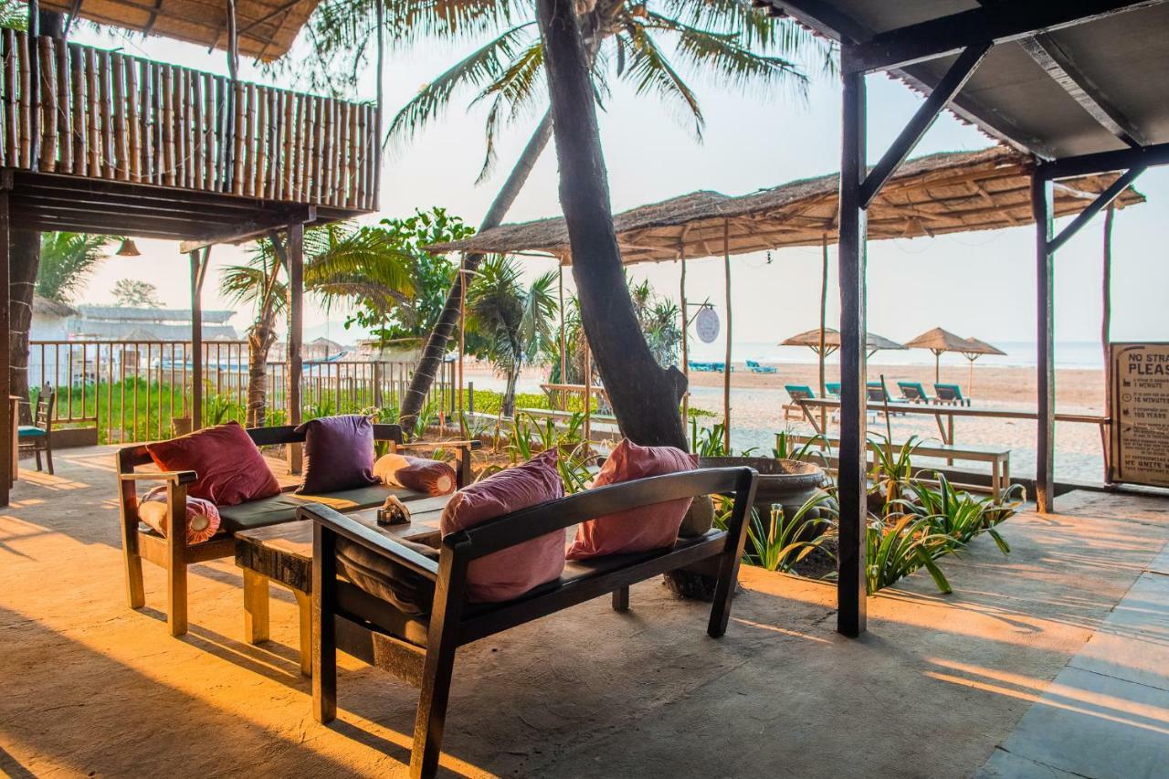 Devarya Wellness Beach Resort Morjim Ngoại thất bức ảnh