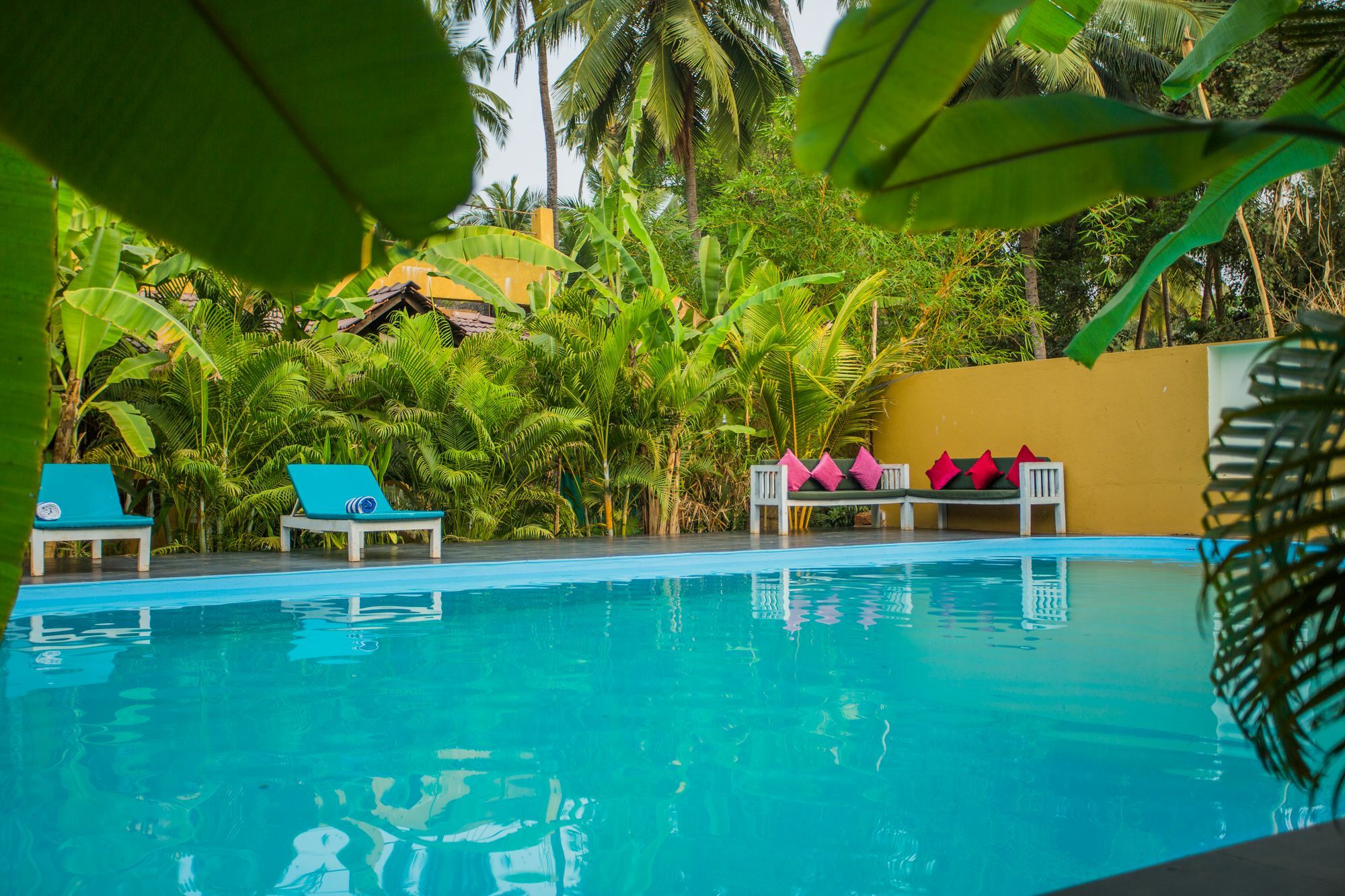 Devarya Wellness Beach Resort Morjim Ngoại thất bức ảnh