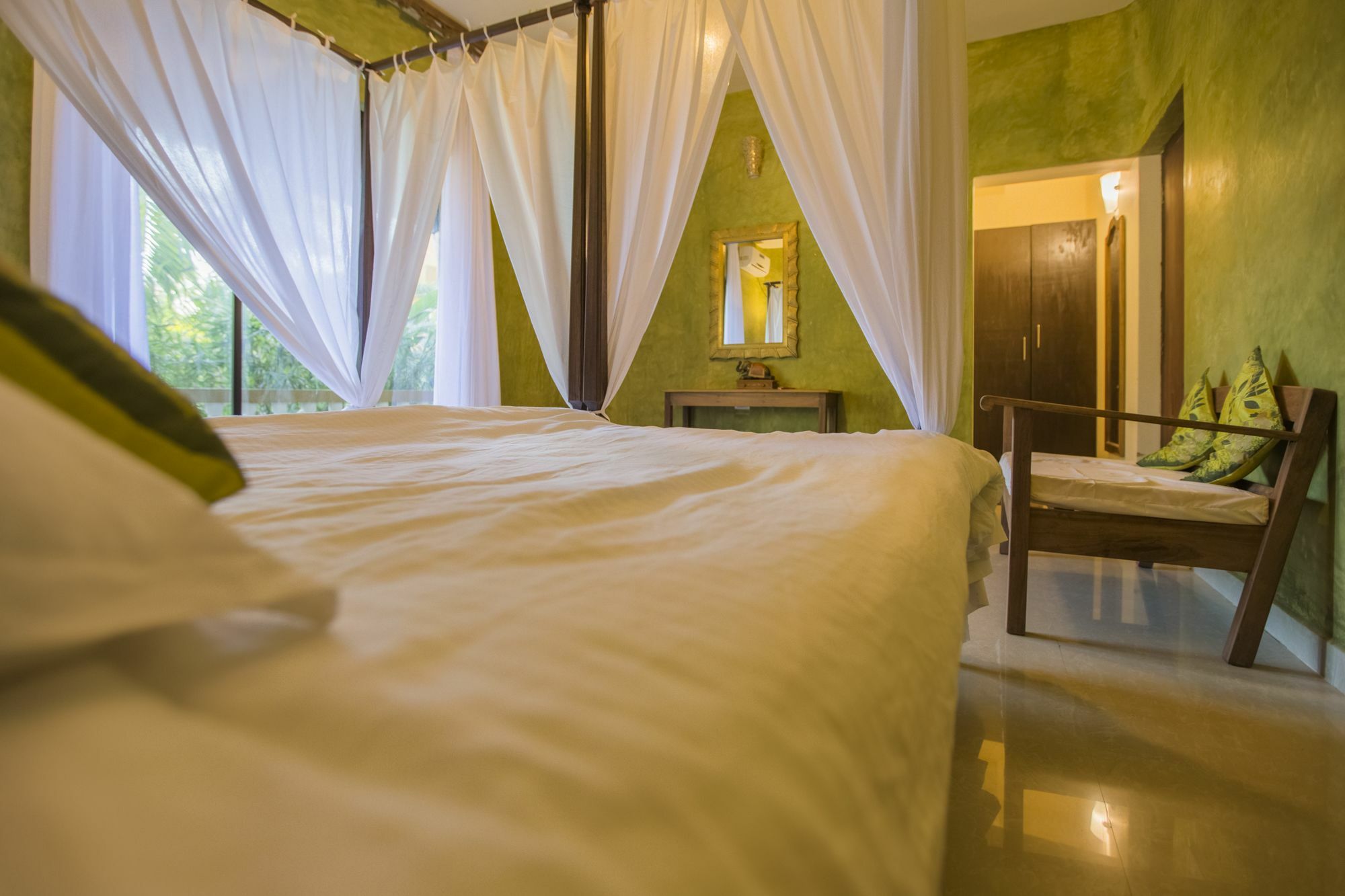 Devarya Wellness Beach Resort Morjim Ngoại thất bức ảnh