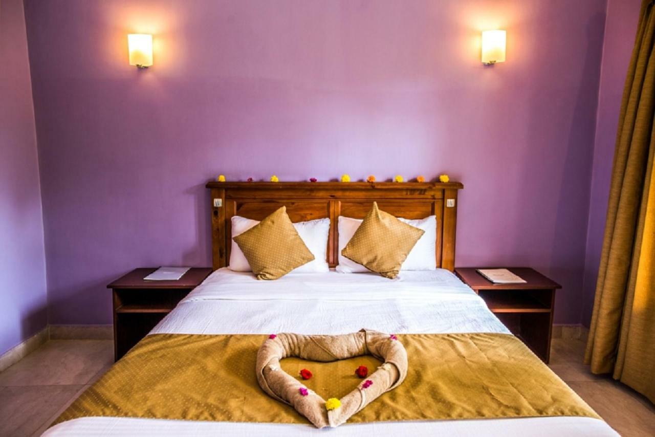 Devarya Wellness Beach Resort Morjim Ngoại thất bức ảnh